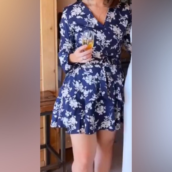 Floral mini wrap dress - Picture 3 of 5